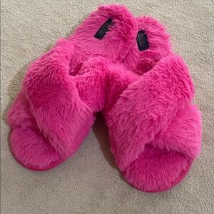 RACHEL rachel ROY pink fuzzy slippers size 9/10